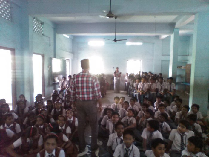 A session at a middle school in Kaithakode